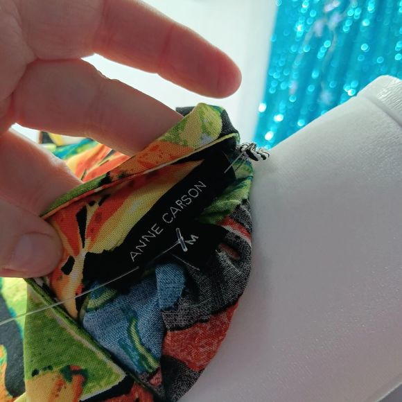 NWT Anne Carson Women's Size M Tropical Floral Summer Blouse Flutter Sleeves - Picture 8 of 10